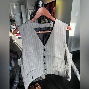 Zara Black and Gray Herringbone Vest